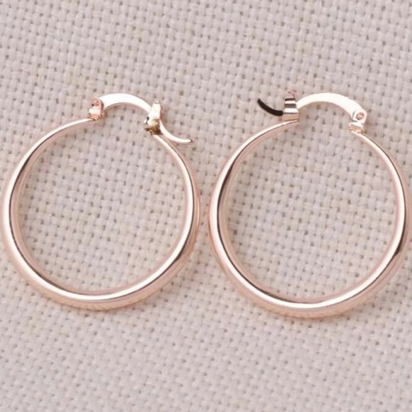 NEW ROSE GOLD ROUND HOOP EARRINGS - Picture 4 of 4